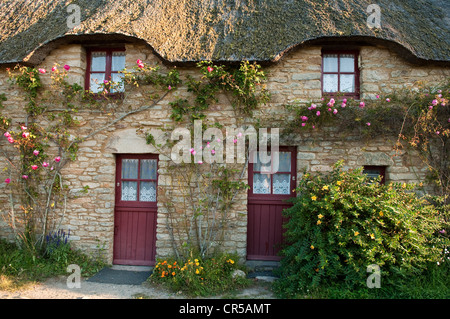 France, Loire Atlantique, le Parc Naturel Régional de Brière, Saint Lyphard, maison de village de Kerhinet Banque D'Images