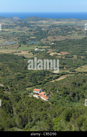 Vue panoramique sur le paysage de Minorque comme vu à partir du point le plus haut monte toro espagne Minorque Banque D'Images