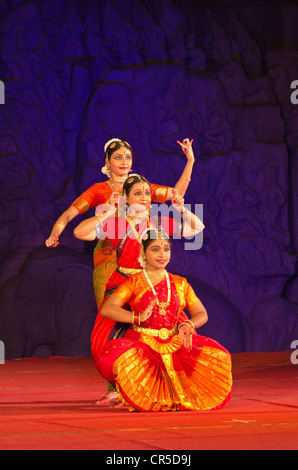 Danseuses à la dance festival annuel à Mahabalipuram, Tamil Nadu, Inde, Asie Banque D'Images