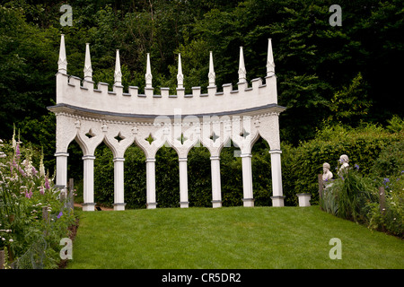 Painswick Rococo Garden Folly Exedra, Cotswolds, Gloucestershire, Angleterre Banque D'Images