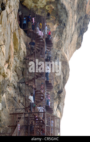 En colimaçon jusqu'à la grotte des fresques, Sigiriya, Sri Lanka, Central Banque D'Images