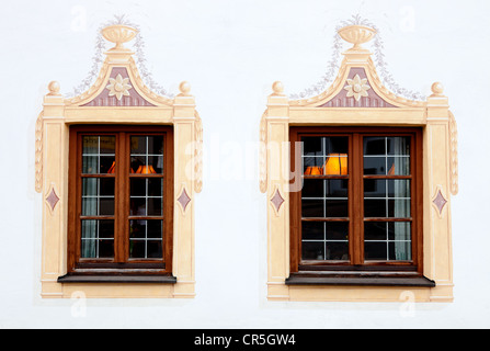 Un joli bâtiment peint en trompe l'oeil style. Image prise à Oberammergau, Allemagne Banque D'Images