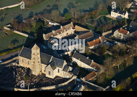 France, Calvados, Ver sur Mer, église (vue aérienne) Banque D'Images