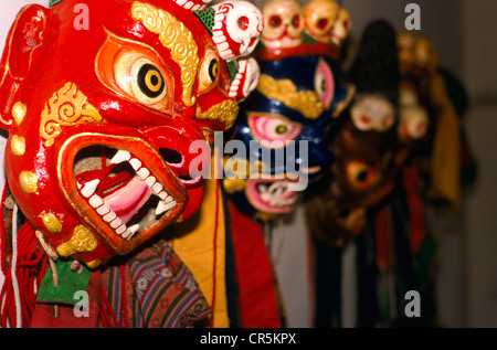 Masques en bois pour les danses rituelles dans des monastères bouddhistes, Leh, Jammu-et-Cachemire, l'Inde, l'Asie Banque D'Images