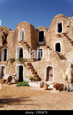 Ksar village berbère avec ghofas, de magasins, de musée en plein air dans la région de Nabeul, Tunisie, Maghreb, Afrique du Nord, Afrique Banque D'Images