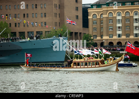 Jubilé de diamant de la reine Elizabeth II Flotilla sur la Tamise Banque D'Images