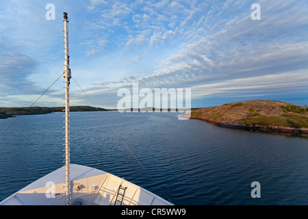 Canada, Quebec Province, Région de Duplessis, Basse Côte Nord, croisière sur le Nordik Express, le navire quittant Banque D'Images