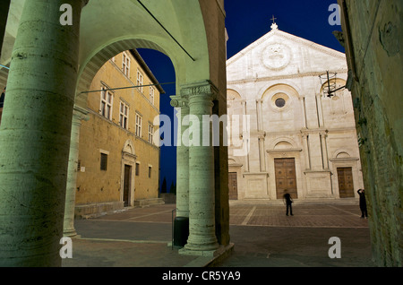 Italie, Toscane, Val d'Orcia, Pienza, centre historique, patrimoine mondial de l'Accademia Banque D'Images