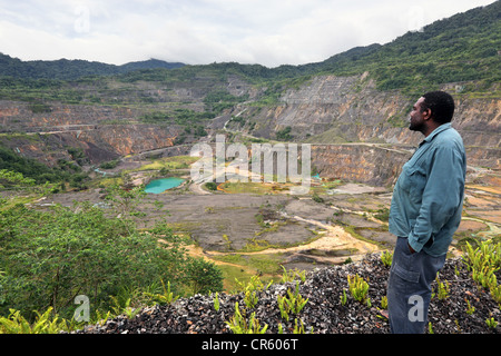 La mine de cuivre de Panguna, fermé en 1989 en raison d'un sabotage par l'Armée révolutionnaire de Bougainville. La Papouasie-Nouvelle-Guinée Banque D'Images