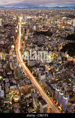 L'île de Honshu, Japon, Tokyo, Roppongi Hills, vue de la ville de Tokyo Vue sur le centre de la ville au crépuscule Banque D'Images