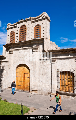 Pérou, Arequipa, Arequipa, Province du centre historique classé au Patrimoine Mondial de l'UNESCO, la Plaza San Francisco Banque D'Images