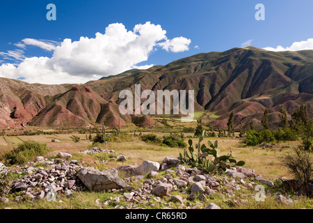 Le Pérou, Cuzco, Vallée sacrée des Incas Province, les montagnes dominant la rivière Urubamba Banque D'Images