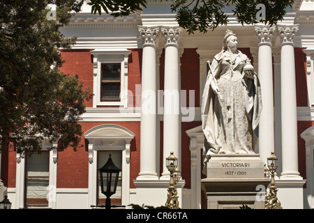 L'Afrique du Sud, Western Cape, Cape Town, le Parlement datant de 1885, statue de la reine Victoria érigé en 1887 pour le 50e Banque D'Images