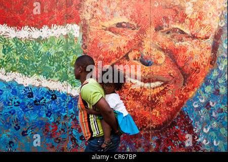 L'Afrique du Sud, Western Cape, Cape Town, le quartier de City Bowl, peinture murale représentant Nelson Rolihlahla Mandela Banque D'Images