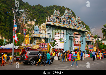 Pèlerins, festival hindou Thaipusam, grottes de Batu grottes calcaires et les temples, Kuala Lumpur, Malaisie, Asie du Sud, Asie Banque D'Images