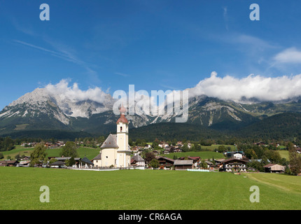 Autriche, Tyrol, Going am Wilden Kaiser, vue de la ville Banque D'Images