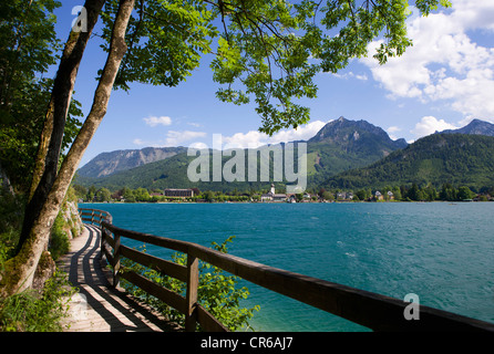 L'Autriche, Strobl, vue de la montagne avec lac Wolfgangsee Banque D'Images
