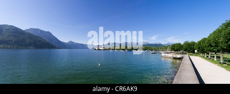 L'Autriche, de montagne avec vue sur le lac Traunsee Banque D'Images