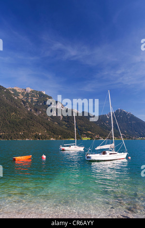 Autriche, Tyrol, bateaux à voile dans le lac d'Achensee Banque D'Images