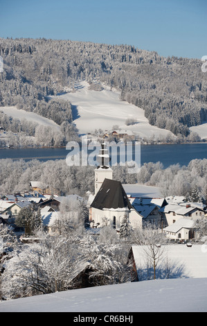 L'Autriche, l'avis de Zell am Moos avec en arrière-plan le lac Irrsee Banque D'Images
