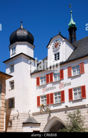 Mittertor city gate, Max-Joseph-Platz, Rosenheim, Upper Bavaria, Bavaria, Germany, Europe Banque D'Images