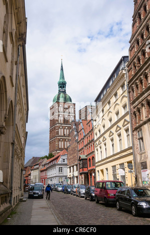 Allemagne, vue sur St Nicholas Church Banque D'Images