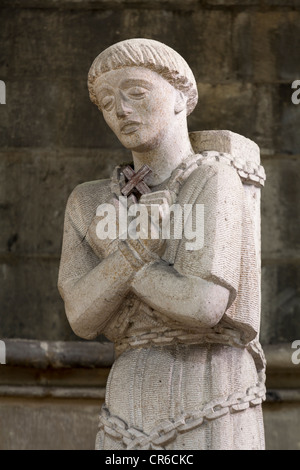 Statue de Jeanne d'Arc au bûcher, la Cathédrale de Rouen, France Banque D'Images