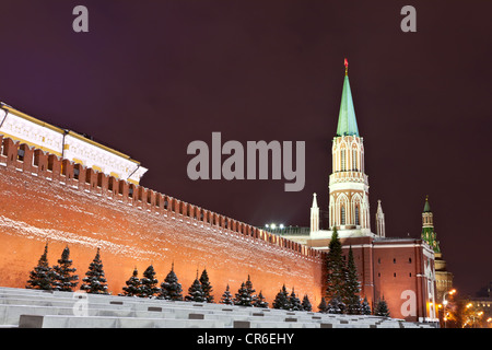 Tour Nikolskaïa et mur du Kremlin, Moscou, Russie Banque D'Images