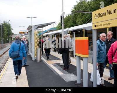 Les oreillons Oldham Metrolink temporaire s'arrêter. Oldham, grand Manchester, UK Banque D'Images