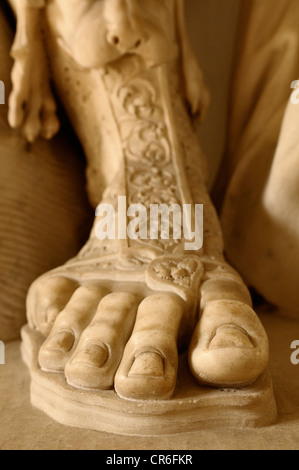 En pied portant une sandale, vue partielle d'une statue dans le musée du Capitole, Rome, Latium, Italie, Europe Banque D'Images