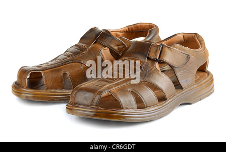 Paire de sandales en cuir pour hommes isolated on white Banque D'Images