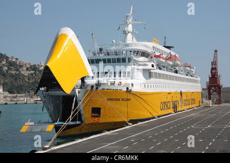 Sardinia Regina car-ferry sur le quai à Nice, France Banque D'Images