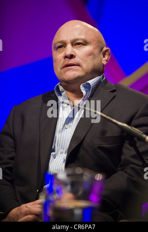 Brian Moore, auteur journaliste et ancien joueur de rugby Angleterre photo de la Telegraph Hay Festival 2012, Hay-on-Wye Banque D'Images