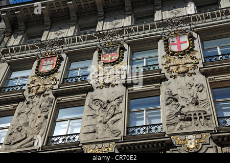 Façade, 1899, de la torréfaction du café Julius Meinl, avec des reliefs de la récolte de café jusqu'à la consommation à Vienne Banque D'Images