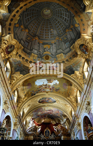 La peinture de plafond, plafond voûté, 1703, par Andrea Pozzo, créant une illusion d'optique, perspective, église Jesuitenkirche Banque D'Images