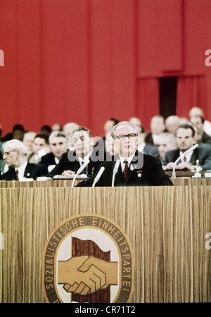 Honecker, Erich, 25.8.1912 - 29.5.1994, politicien allemand (SED), Président du Conseil d'État du RDA, 29.10.1976 - 18.10.1989, discours du 30° anniversaire de la République démocratique allemande, Berlin-est, 7.10.1979, , Banque D'Images