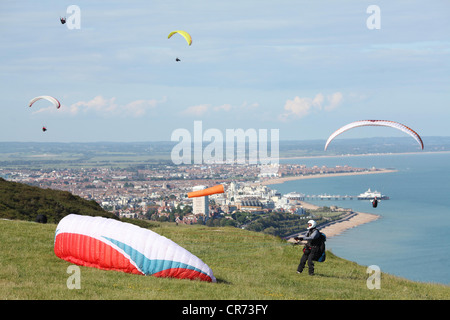 Plus de parapentes Eastbourne. Photo par James Boardman. Banque D'Images