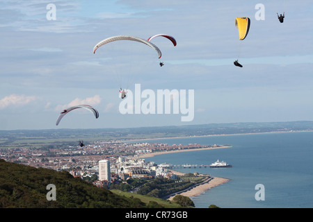 Plus de parapentes Eastbourne. Photo par James Boardman. Banque D'Images