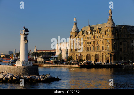 La Turquie, Istanbul, côté Asiatique, Quartier Kadikoy, Haydarpasa Istasyonu Gare inaugurée en 1908 avec l'Allemand Neo Classic Banque D'Images