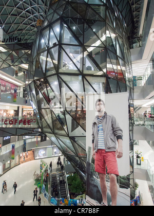 Intérieur de Raffles City Shopping Mall à Beijing Chine Banque D'Images