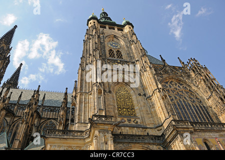 Tour sud de la cathédrale Saint-Guy est accessible pour le public, le château de Prague, Hradcany, Prague, la Bohême, République Tchèque Banque D'Images