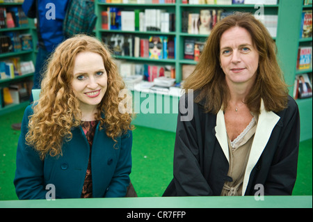 Kate Williams & Clare Clark, photographié à l'auteurs anglais Telegraph Hay Festival 2012, Hay-on-Wye, Powys, Wales, UK Banque D'Images