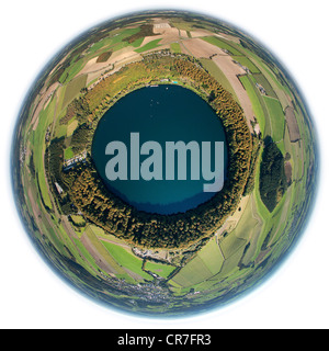 Vue aérienne, prise avec un objectif fisheye, Gillenfeld, Pulvermaar, lac volcanique, terrain de camping, Daun, Eifel Banque D'Images