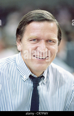 Schröder, Gerhard, * 7.4.1944, politicien allemand, (SPD), Chancelier fédéral 1998 - 2005, portrait, en tant Que Régime fédéral du SPD, candidat principal pour l'élection d'État en Basse-Saxe, Allemagne, 1986, Banque D'Images