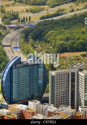 Vue aérienne, l'établissement Radisson Blu Hotel Frankfurt, Frankfurt am Main, Hesse, Germany, Europe Banque D'Images