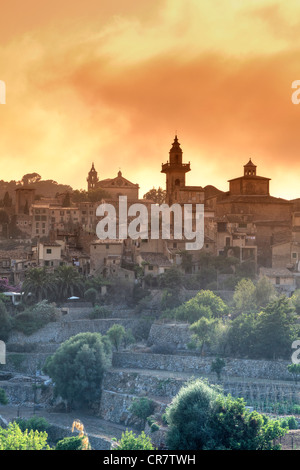 L'Espagne, Îles Baléares, Mallorca, village de montagne de Valldemossa Banque D'Images