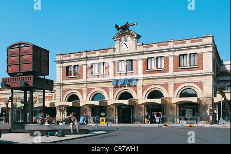 France, Pyrénées Orientales, Perpignan, la gare ferroviaire Banque D'Images