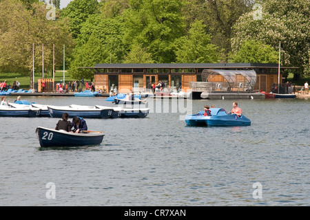 Serpentine Lake Hyde Park Londres Banque D'Images