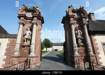 Porte d'entrée, l'ancienne abbaye et Château de Corvey Hoexter, Weserbergland, Nordrhein-Westfalen, Germany, Europe Banque D'Images