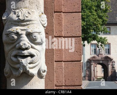 Figure de pierre à la porte d'entrée, le château Schloss Corvey, ancienne abbaye, Hoexter, Suède, la région Rhénanie du Nord-Westphalie Banque D'Images